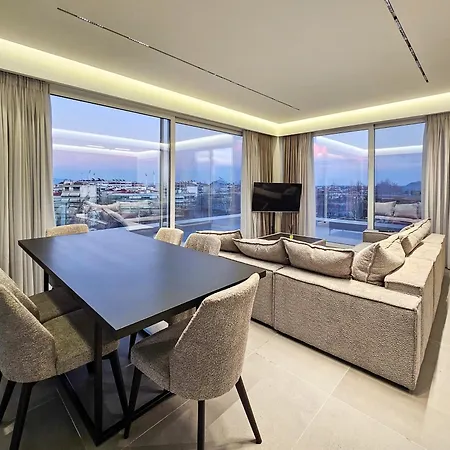 The Skyline Retreat Apartment *