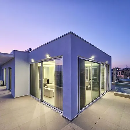 The Skyline Retreat Apartment *