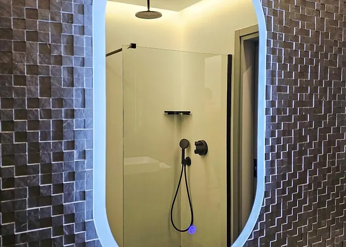 The Skyline Retreat Apartment